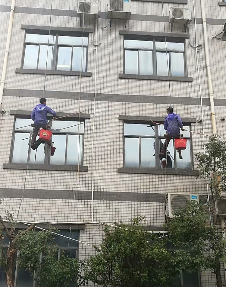东莞市科伟环保电力有限公司外墙清洗 