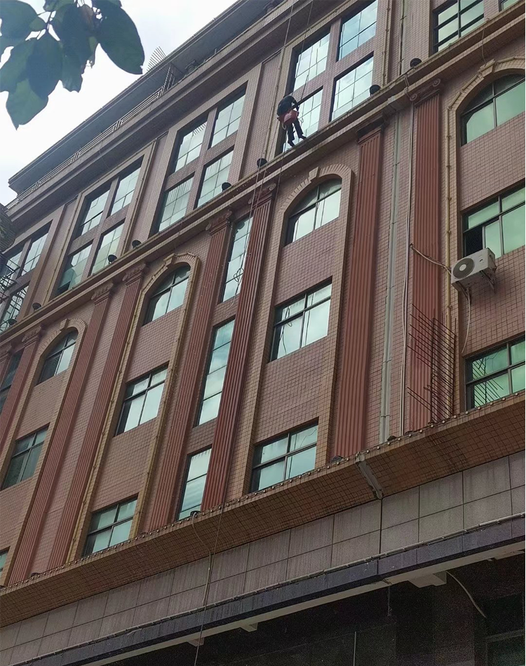 华晨纺织外墙清洗 