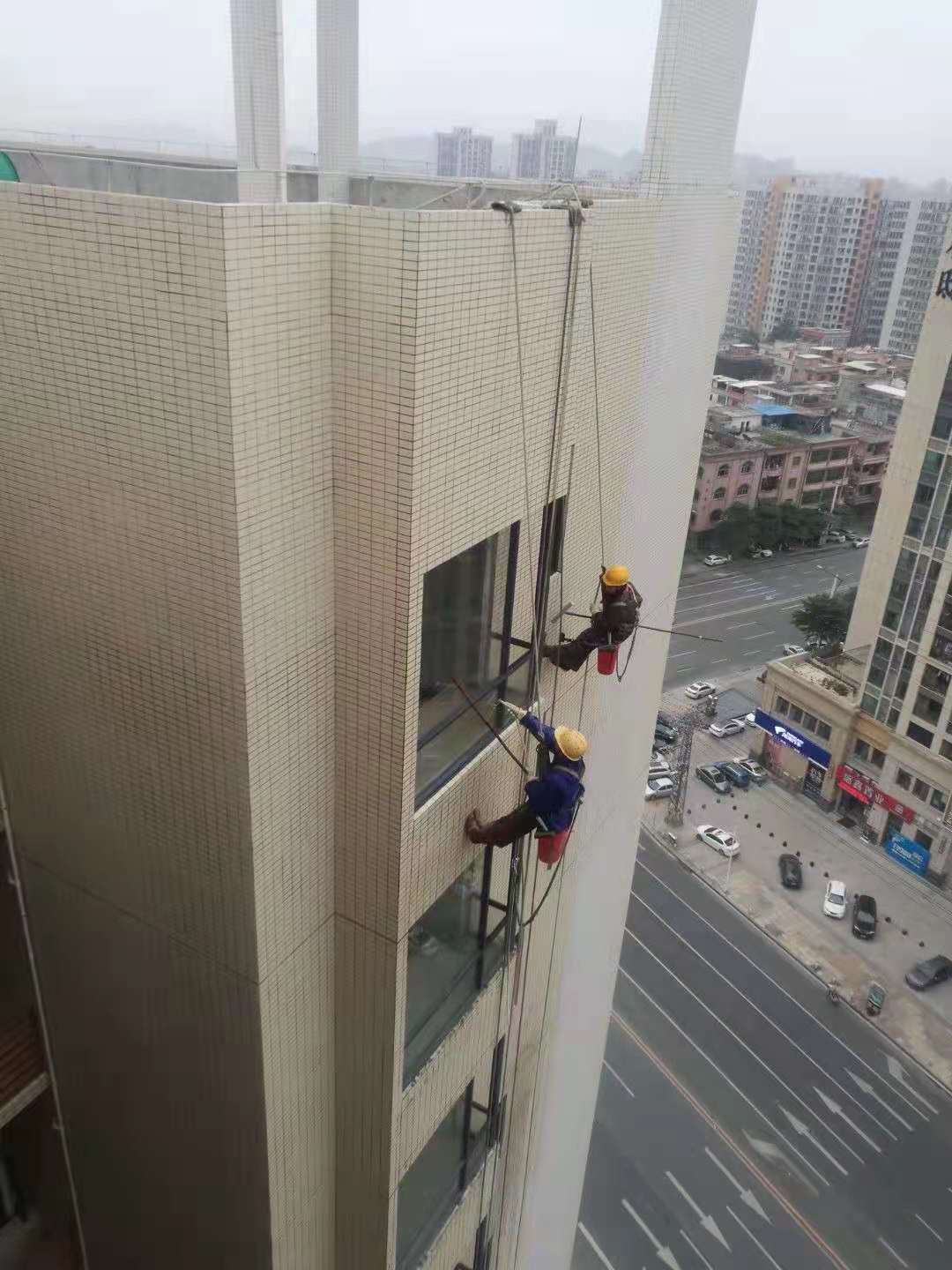 外墙翻新该怎样处理？
